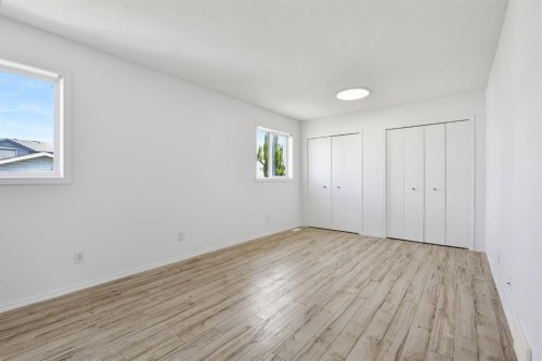 15 Coventry Link Ne, Calgary, AB 