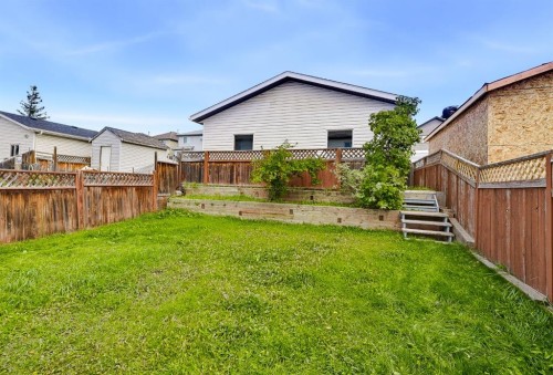 15 Coventry Link Ne, Calgary, AB 