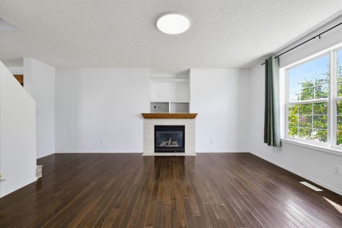 15 Coventry Link Ne, Calgary, AB 