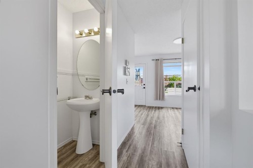 15 Coventry Link Ne, Calgary, AB 