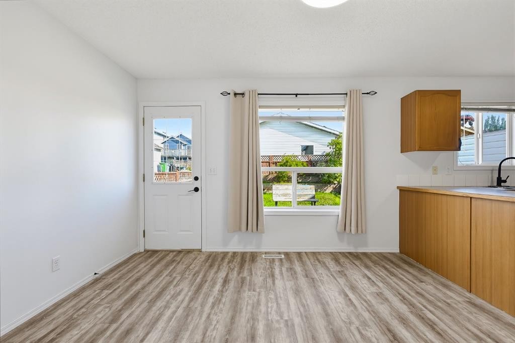 15 Coventry Link Ne, Calgary, AB