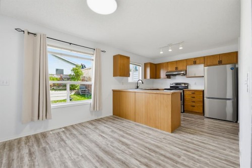 15 Coventry Link Ne, Calgary, AB 