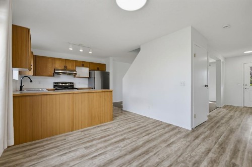 15 Coventry Link Ne, Calgary, AB 
