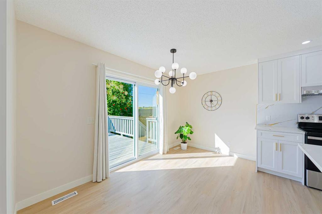 130 Somerglen Way Sw, Calgary, AB