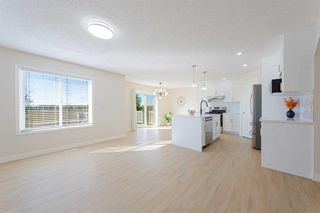 130 Somerglen Way Sw, Calgary, AB