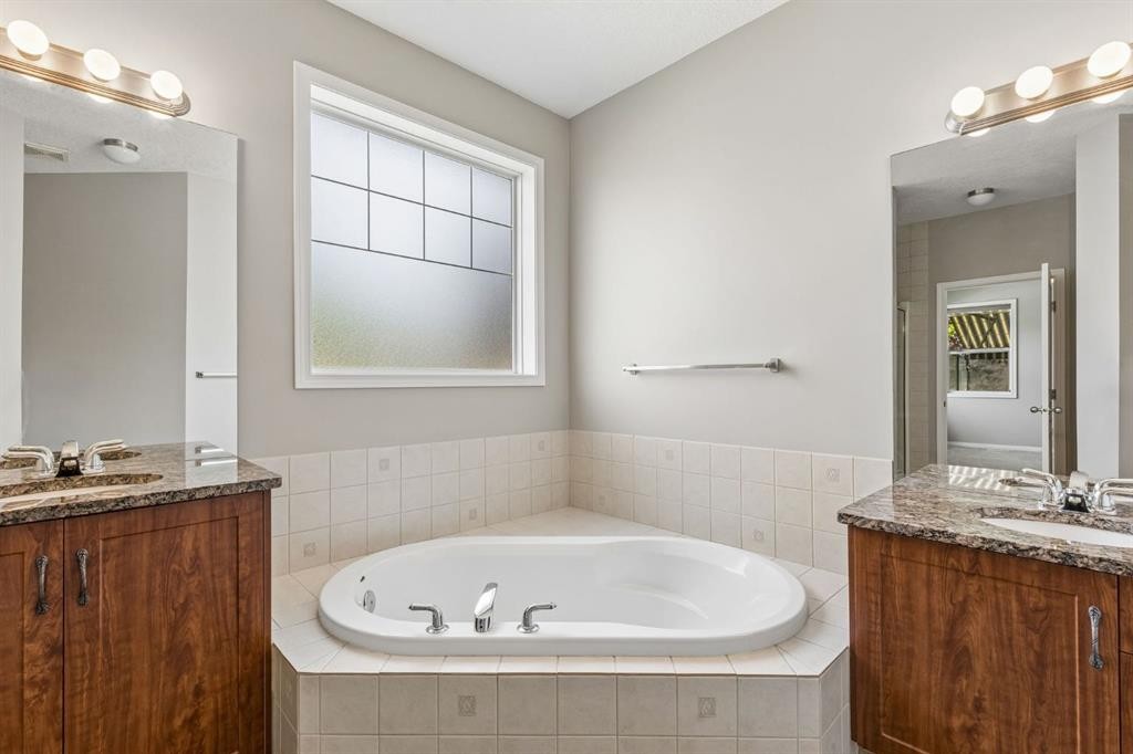 48 Rockywood Circle Nw, Calgary, AB