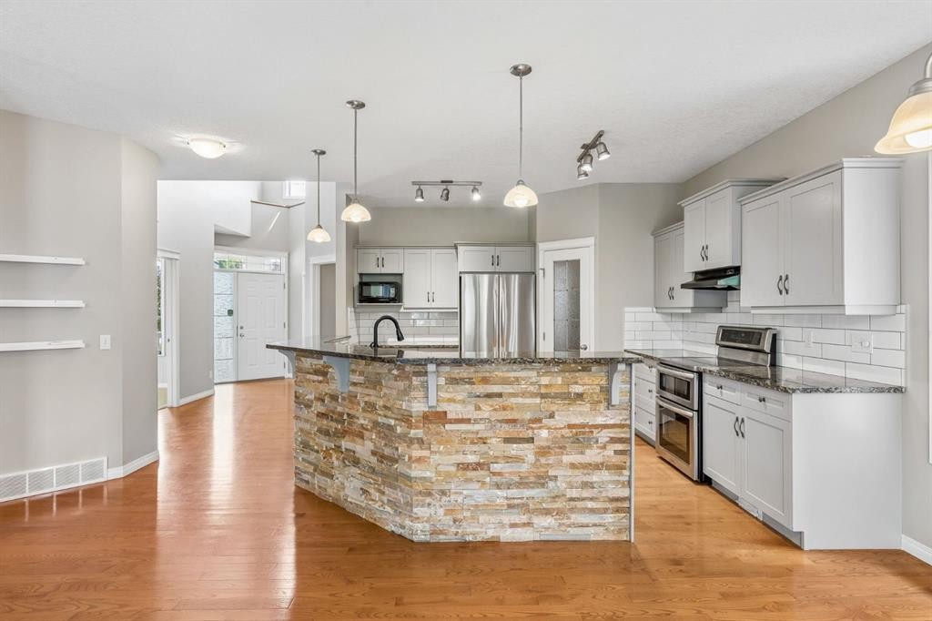 48 Rockywood Circle Nw, Calgary, AB