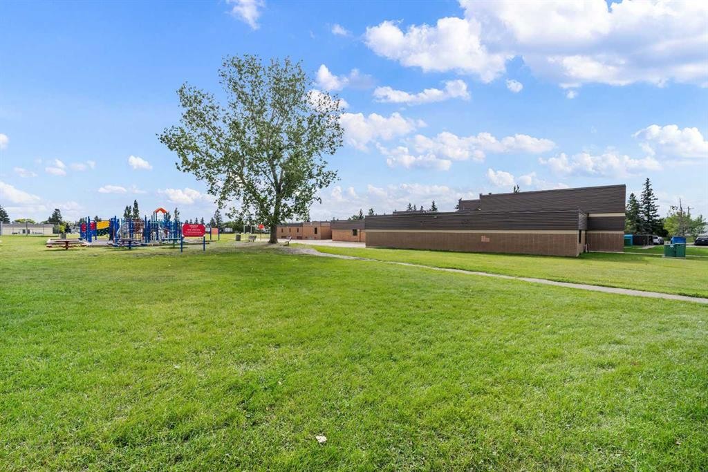 7944 Huntington Road Ne, Calgary, AB