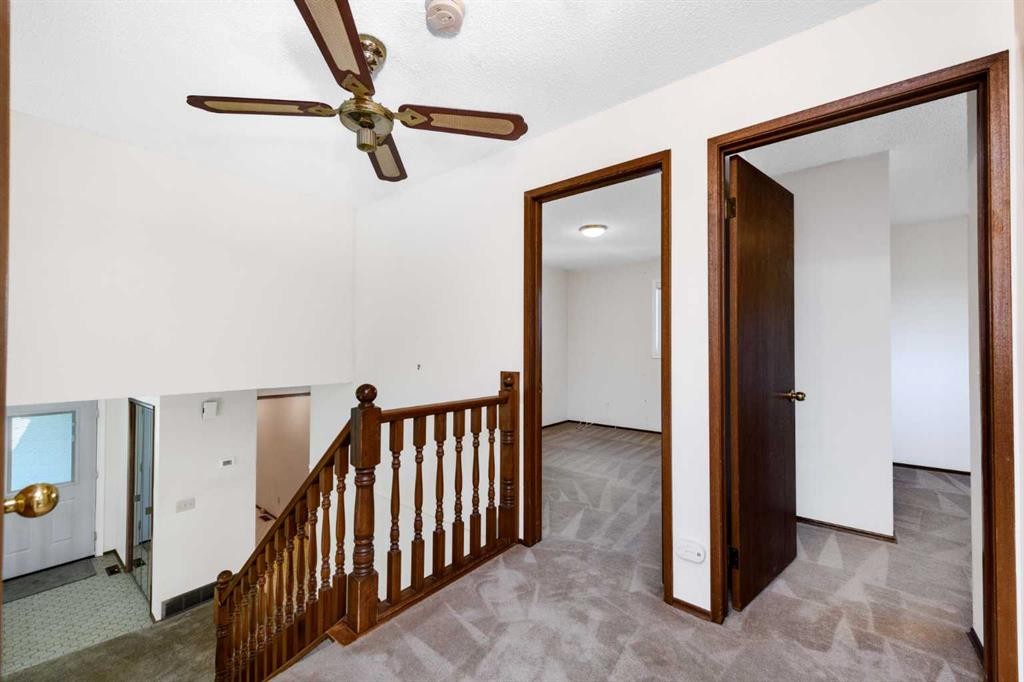 16 Deersaxon Circle Se, Calgary, AB