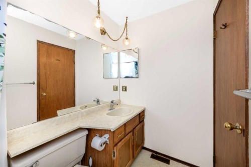 16 Deersaxon Circle Se, Calgary, AB 