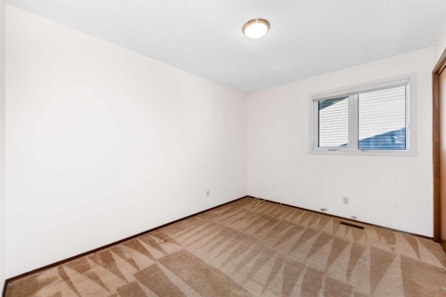 16 Deersaxon Circle Se, Calgary, AB 