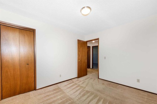 16 Deersaxon Circle Se, Calgary, AB 