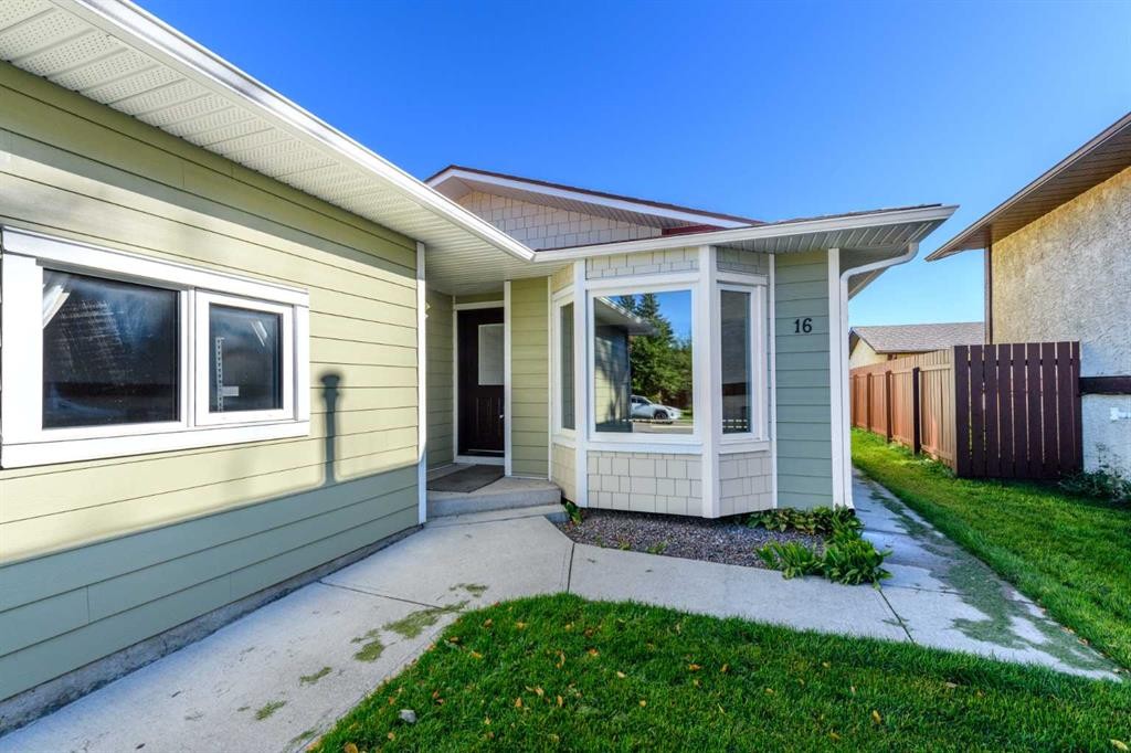 16 Deersaxon Circle Se, Calgary, AB