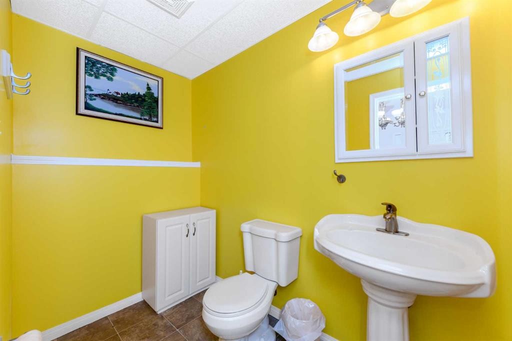 16 Deersaxon Circle Se, Calgary, AB