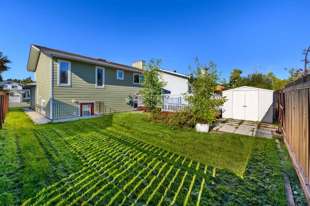 16 Deersaxon Circle Se, Calgary, AB