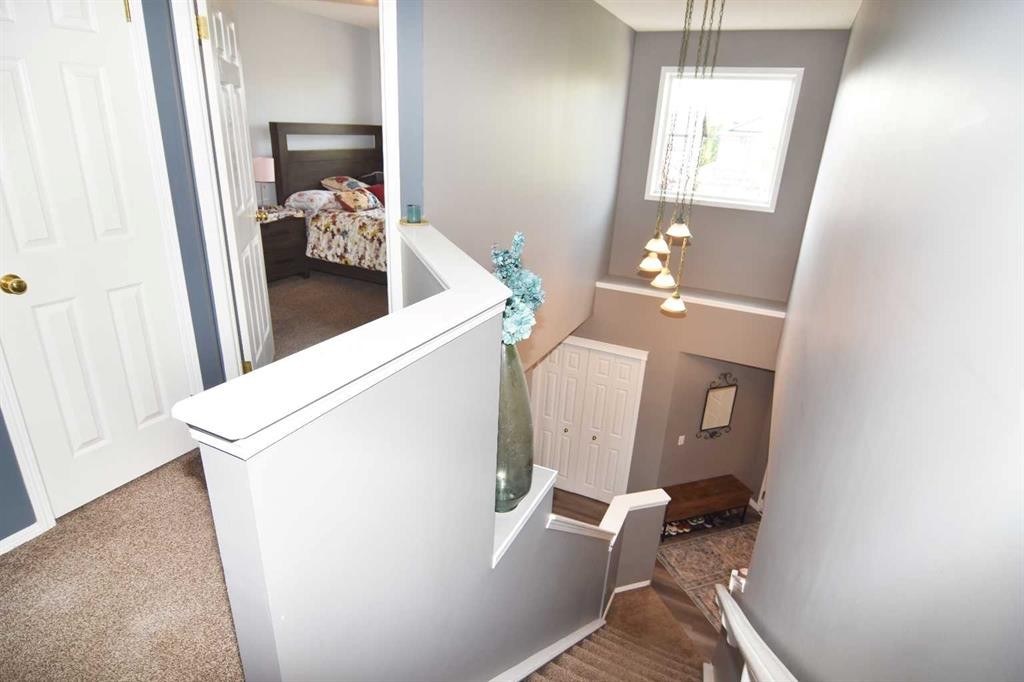 12 Country Hills Gate Nw, Calgary, AB