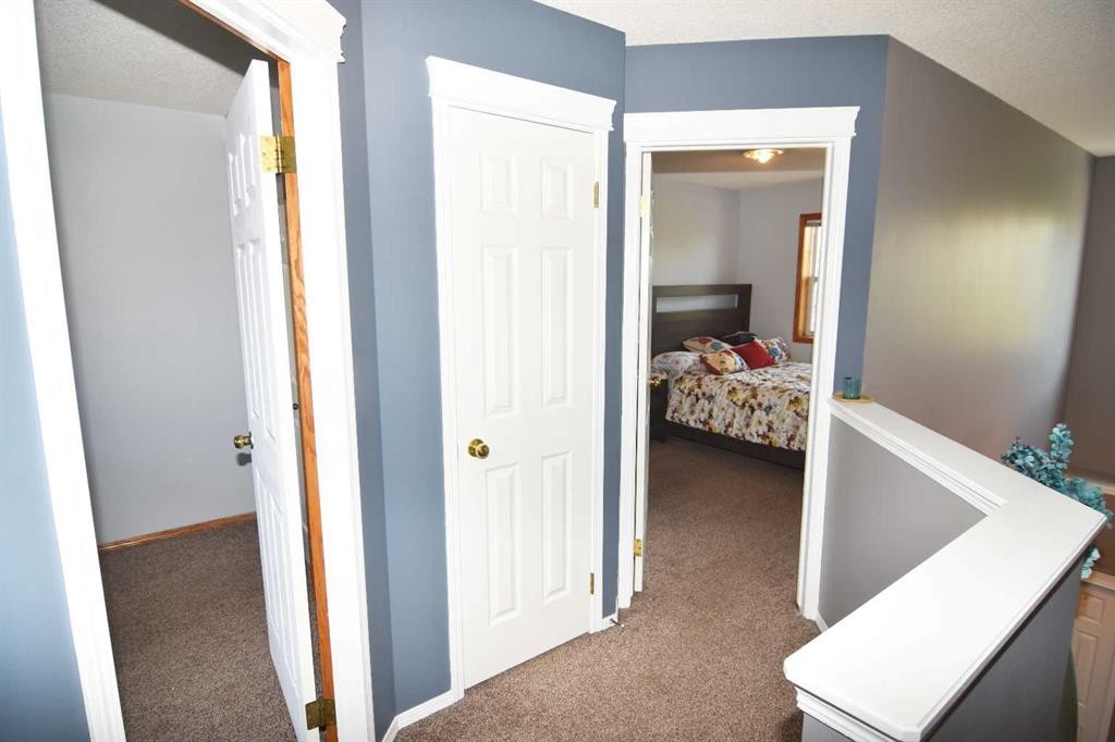 12 Country Hills Gate Nw, Calgary, AB