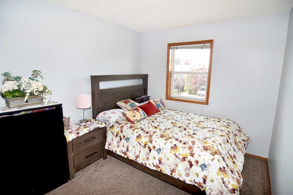 12 Country Hills Gate Nw, Calgary, AB