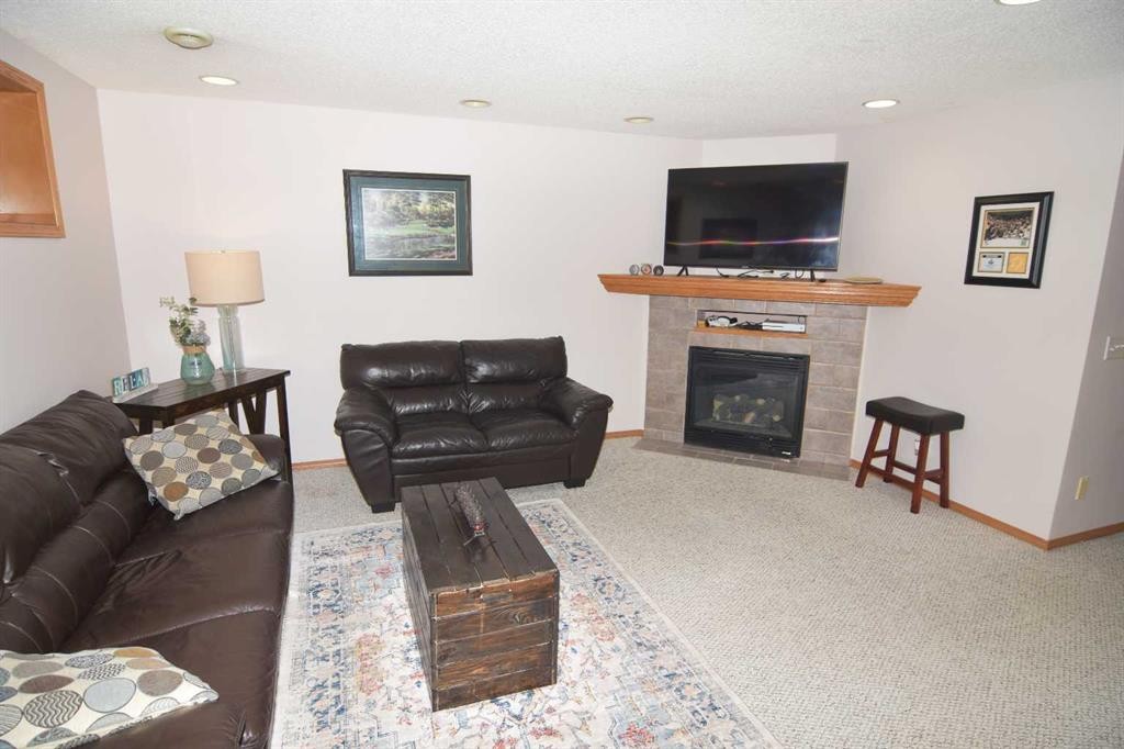 12 Country Hills Gate Nw, Calgary, AB