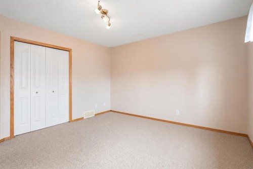13 Saddlecrest Green Ne, Calgary, AB 