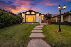 124 Castlebrook Road NE Calgary, AB T3J 1R1