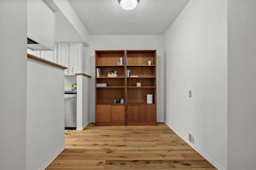406-3719B 49 Street Nw, Calgary, AB