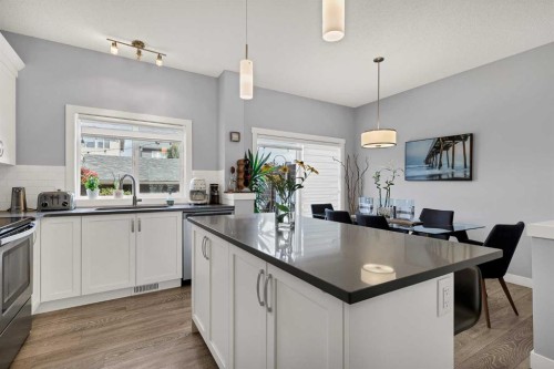 38 Sage Bluff Gate Nw, Calgary, AB 