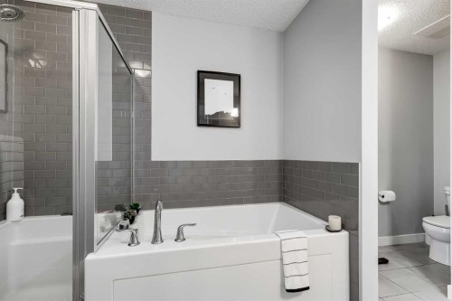 38 Sage Bluff Gate Nw, Calgary, AB 