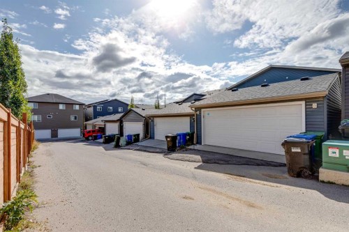 38 Sage Bluff Gate Nw, Calgary, AB 