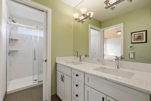 196 Riverview Close Se, Calgary, AB 