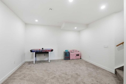 196 Riverview Close Se, Calgary, AB 