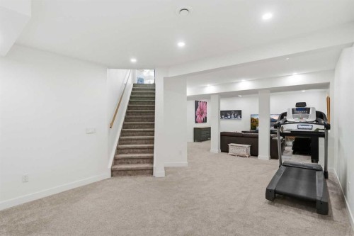 196 Riverview Close Se, Calgary, AB 