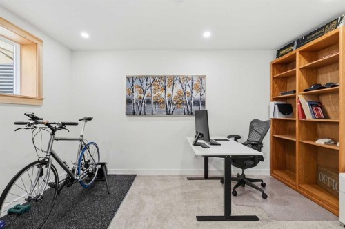 196 Riverview Close Se, Calgary, AB 