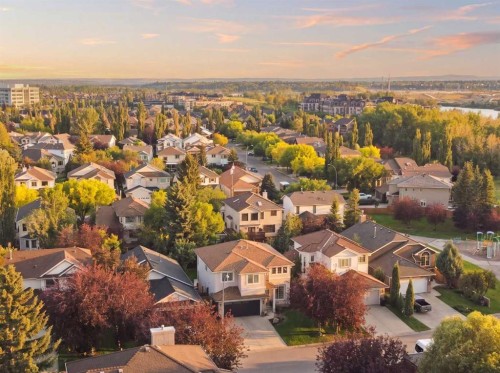 196 Riverview Close Se, Calgary, AB 