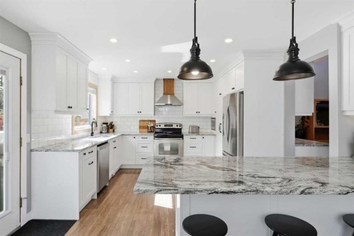 196 Riverview Close Se, Calgary, AB 