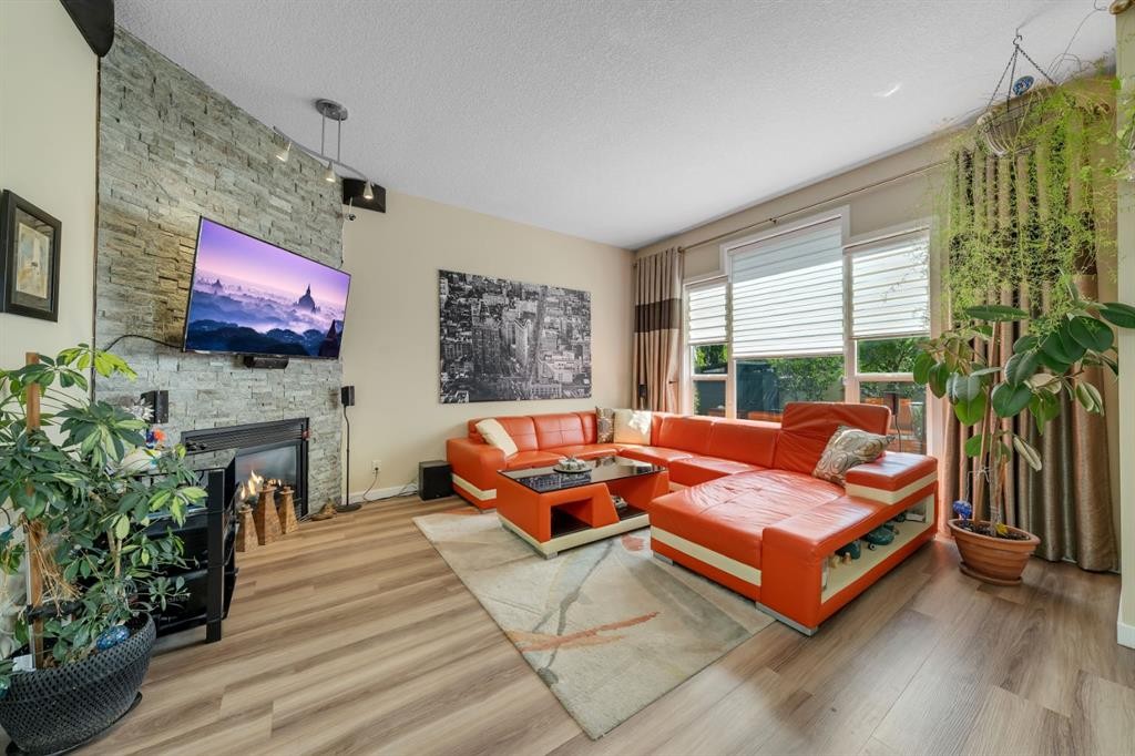 41 Evercreek Bluffs Crescent Sw, Calgary, AB