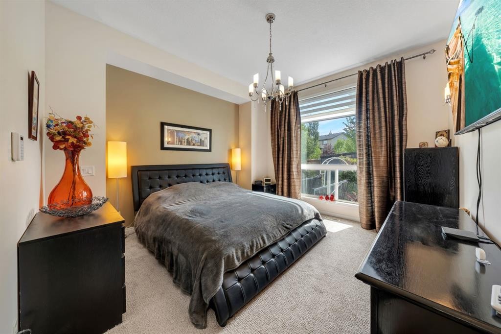 41 Evercreek Bluffs Crescent Sw, Calgary, AB