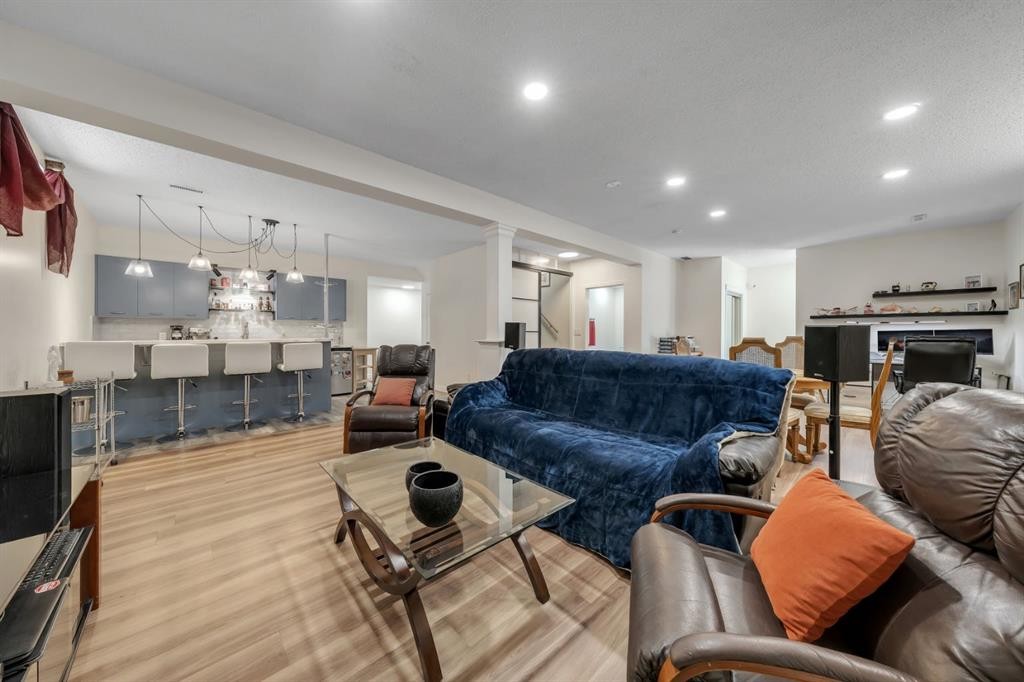 41 Evercreek Bluffs Crescent Sw, Calgary, AB
