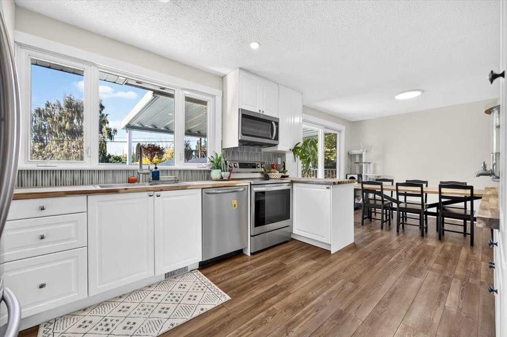 1011 32 Street Se, Calgary, AB
