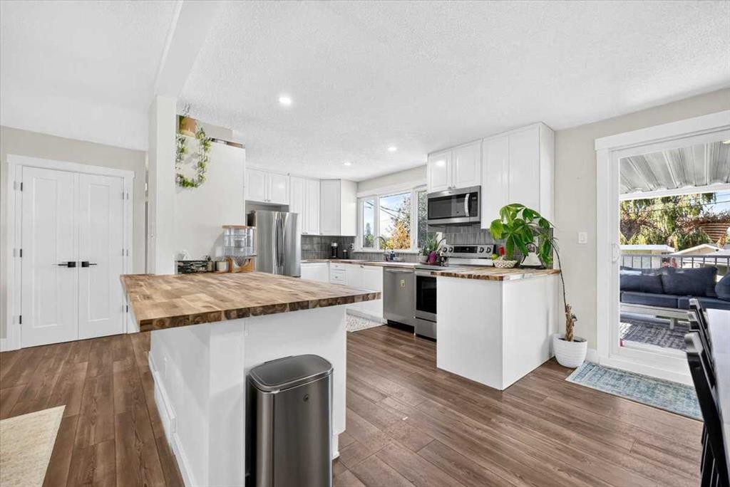 1011 32 Street Se, Calgary, AB