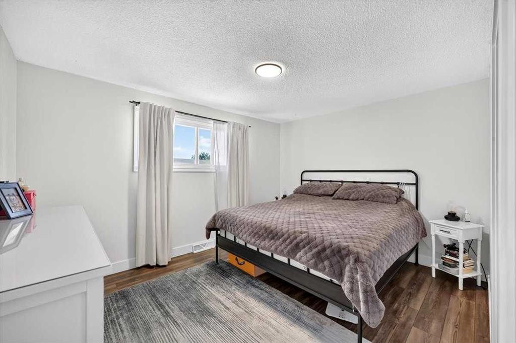 1011 32 Street Se, Calgary, AB