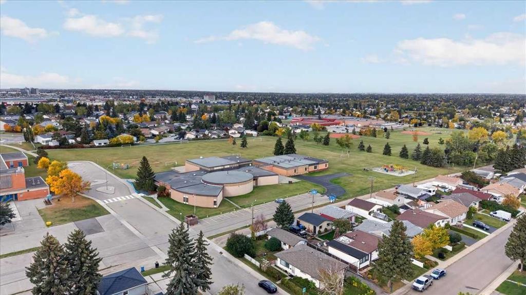 1011 32 Street Se, Calgary, AB