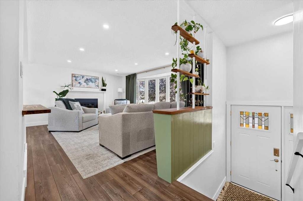 1011 32 Street Se, Calgary, AB