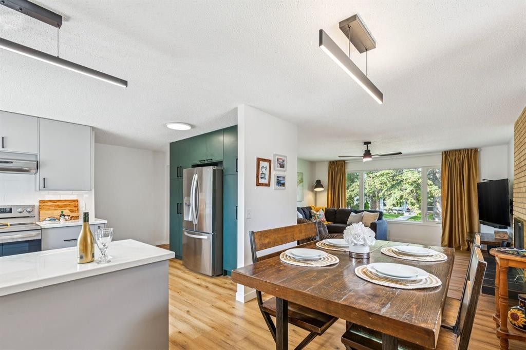532 Queensland Circle Se, Calgary, AB