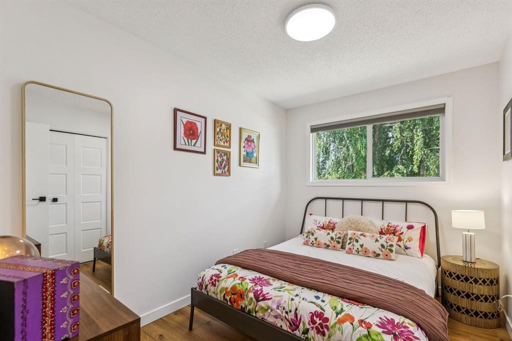 532 Queensland Circle Se, Calgary, AB