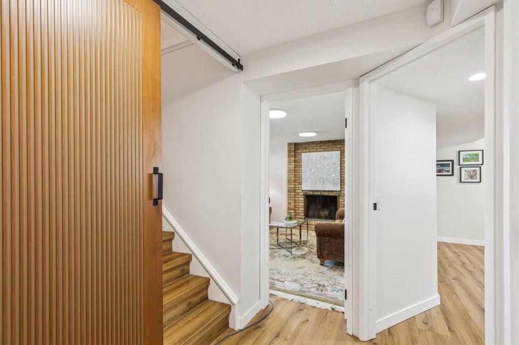 532 Queensland Circle Se, Calgary, AB