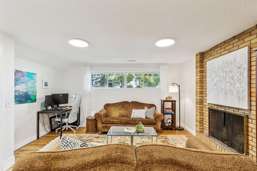 532 Queensland Circle Se, Calgary, AB