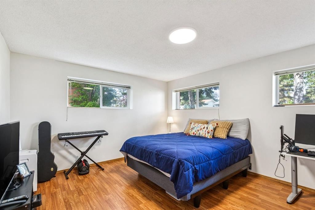 532 Queensland Circle Se, Calgary, AB