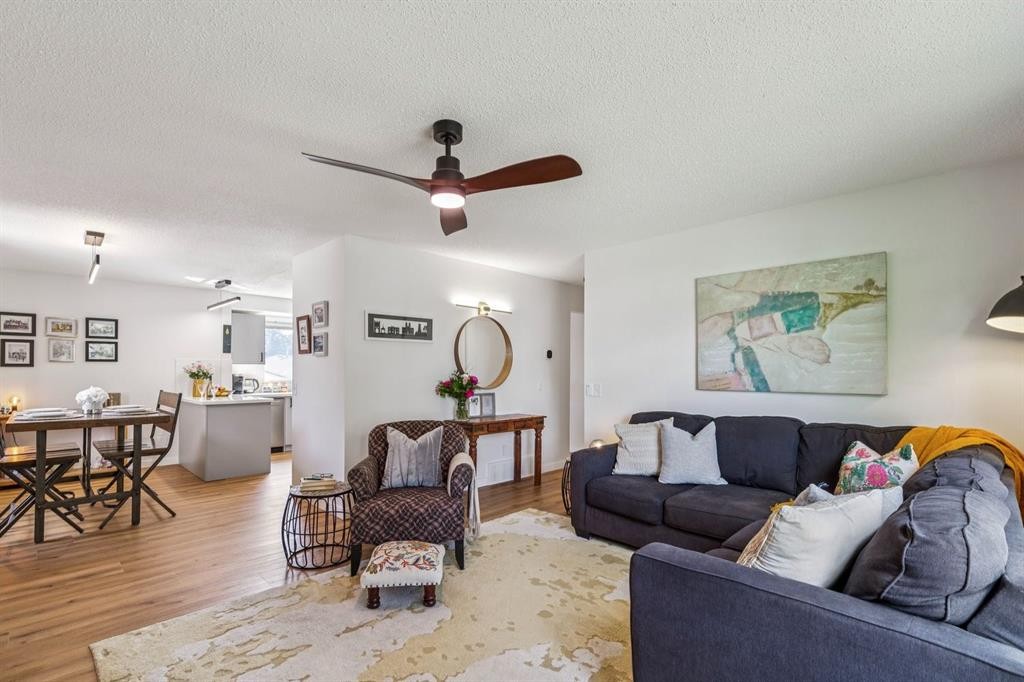 532 Queensland Circle Se, Calgary, AB