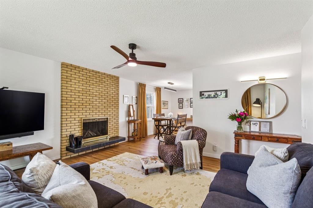 532 Queensland Circle Se, Calgary, AB